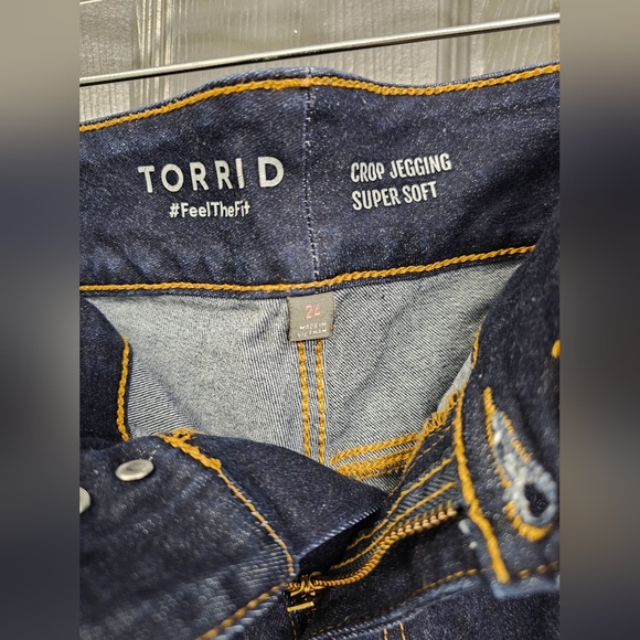 Torrid Crop Jegging Skinny Super Soft High-Rise Jean Size 24 - Picture 4 of 4